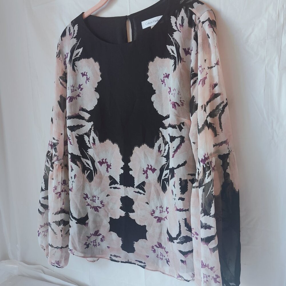 Calvin Klein Women's Long Sleeve Chiffon Tunic Blouse Size S. Black Cream Floral
